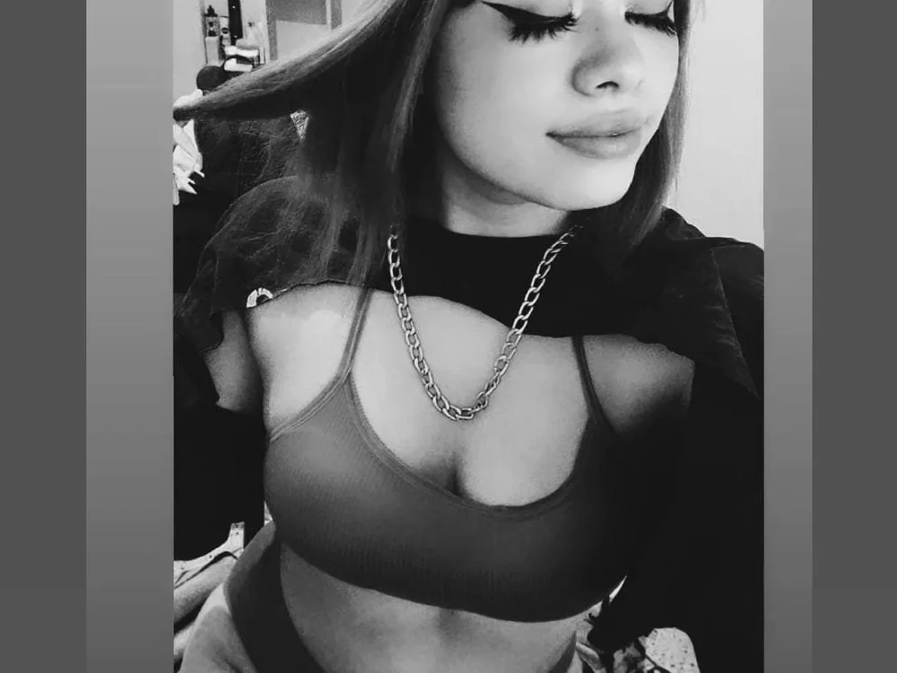 AllisoRebe's Offline Chat Room