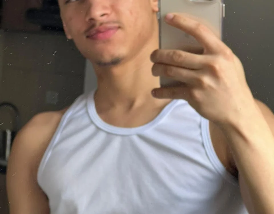 Lyam_Russo offline XXX-chat