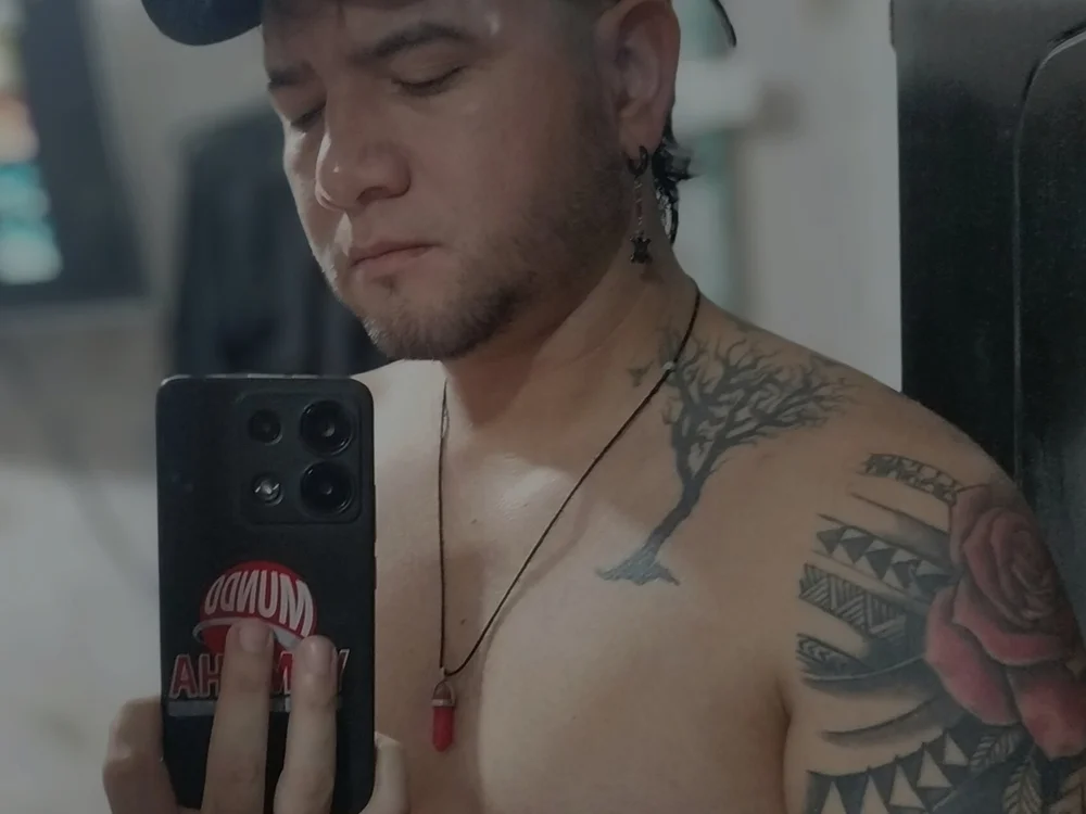 JHONNYACA28's Offline XXX Chat