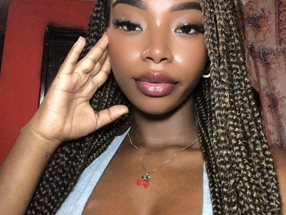 Chatroom XXX hors ligne de Mia_bossy