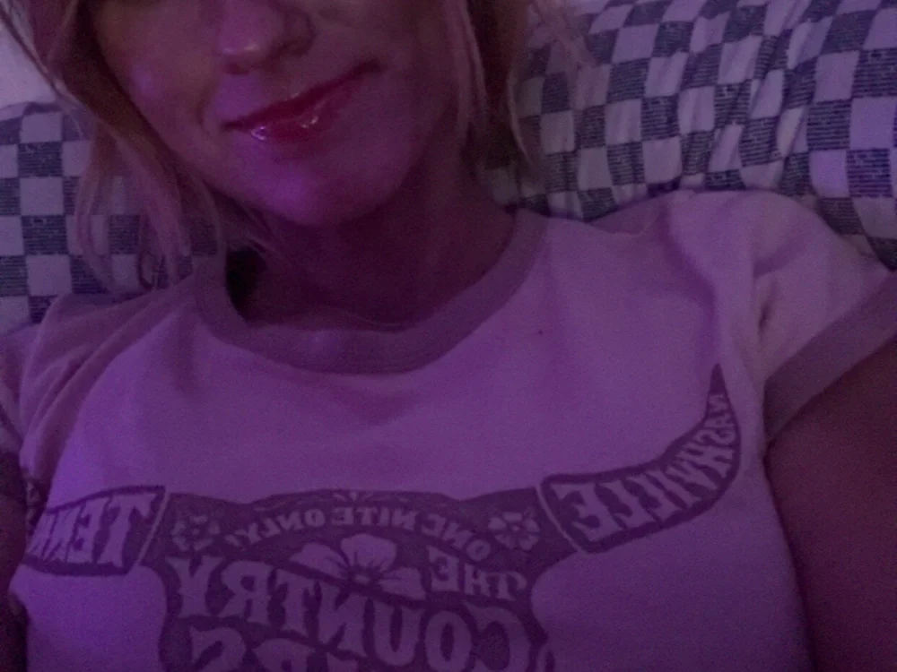 DevonDivine's Offline Chat Room