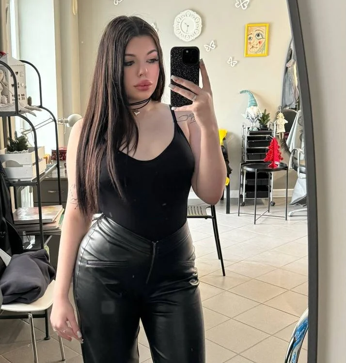 anet_jesi's Offline Chat Room
