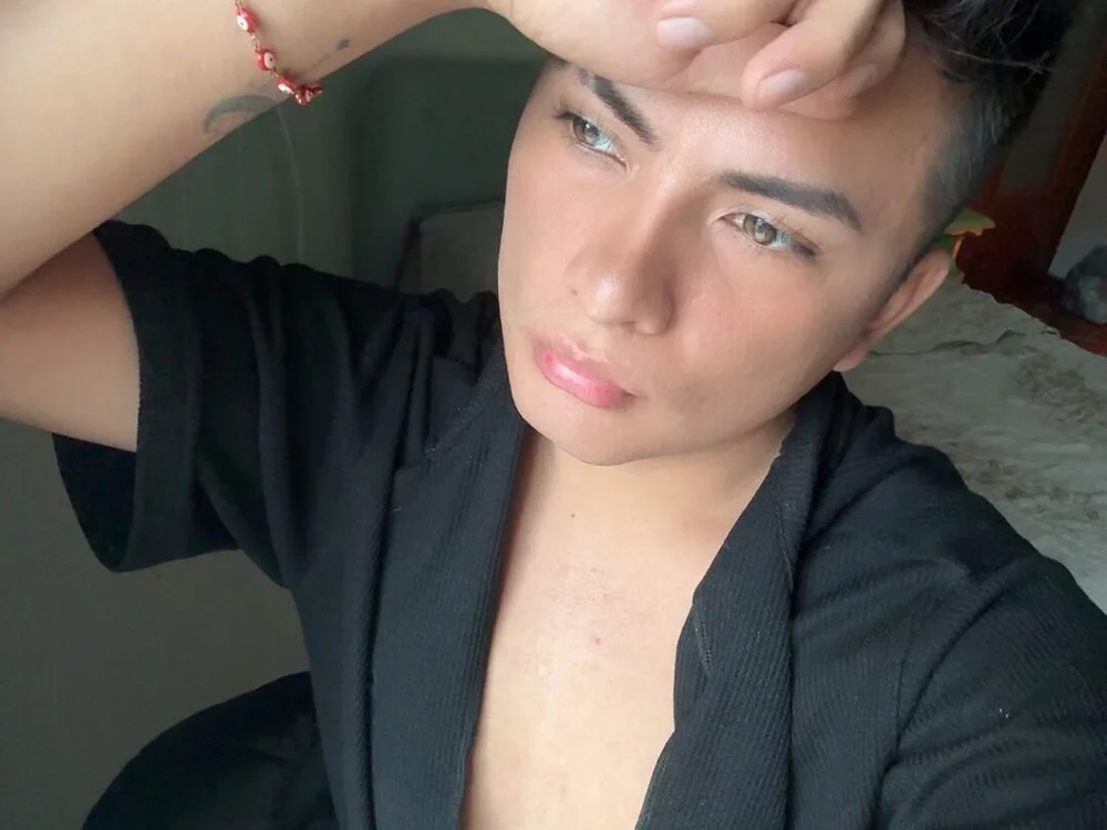 ห้องแชทออฟไลน์ของ DavideJennerLain12