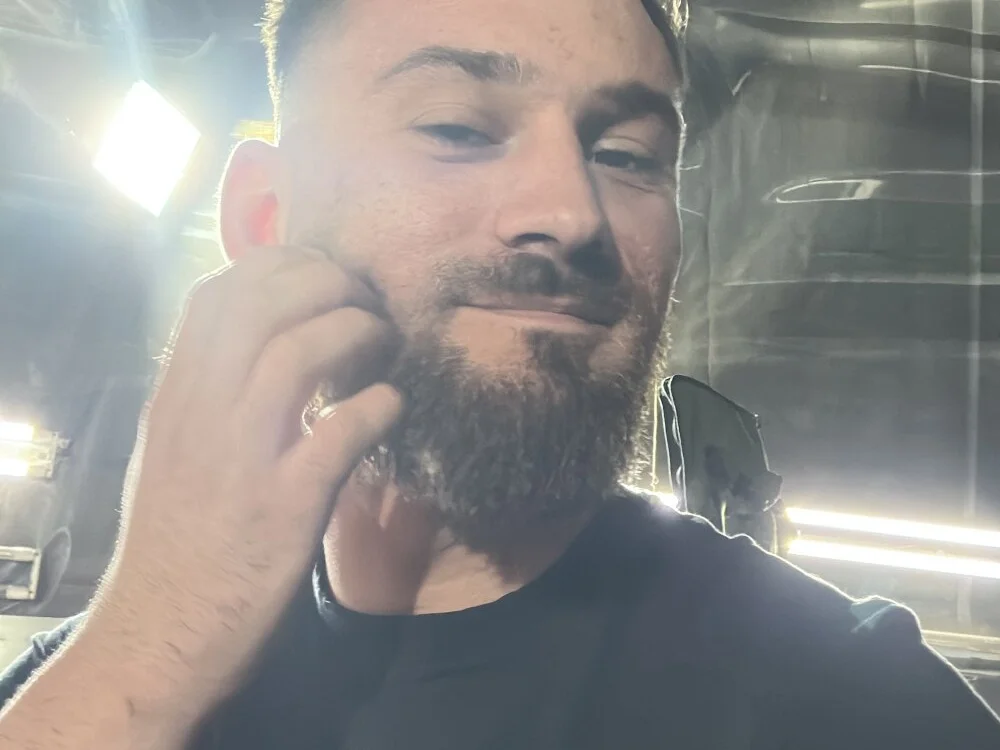 Tezeu456's Offline XXX Chat