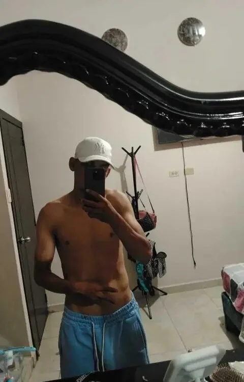 Elgrueso369's Offline XXX Chat