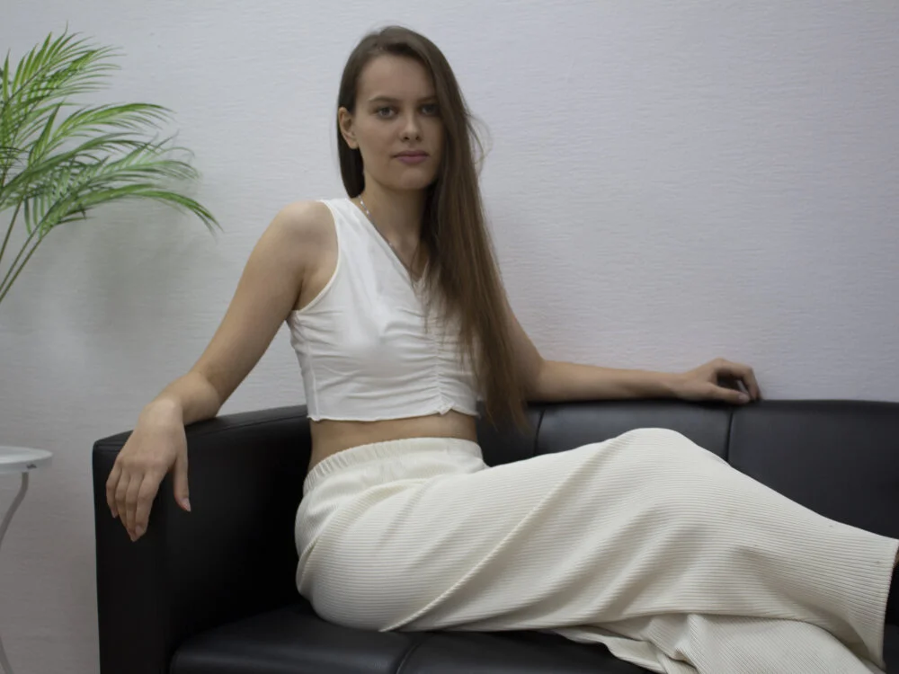 AyumiBlossom Adlı Modelin Çevrimdışı XXX Sohbeti