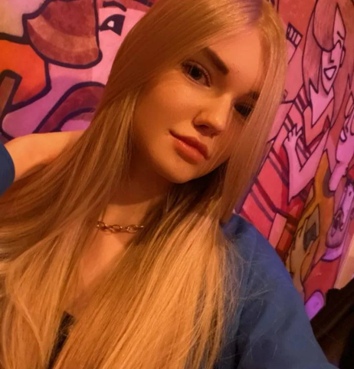 VanessaMory's Offline Chat Room