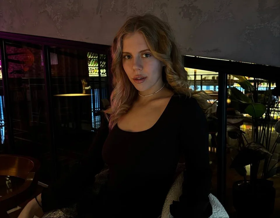 Mishelika's Offline Chat Room