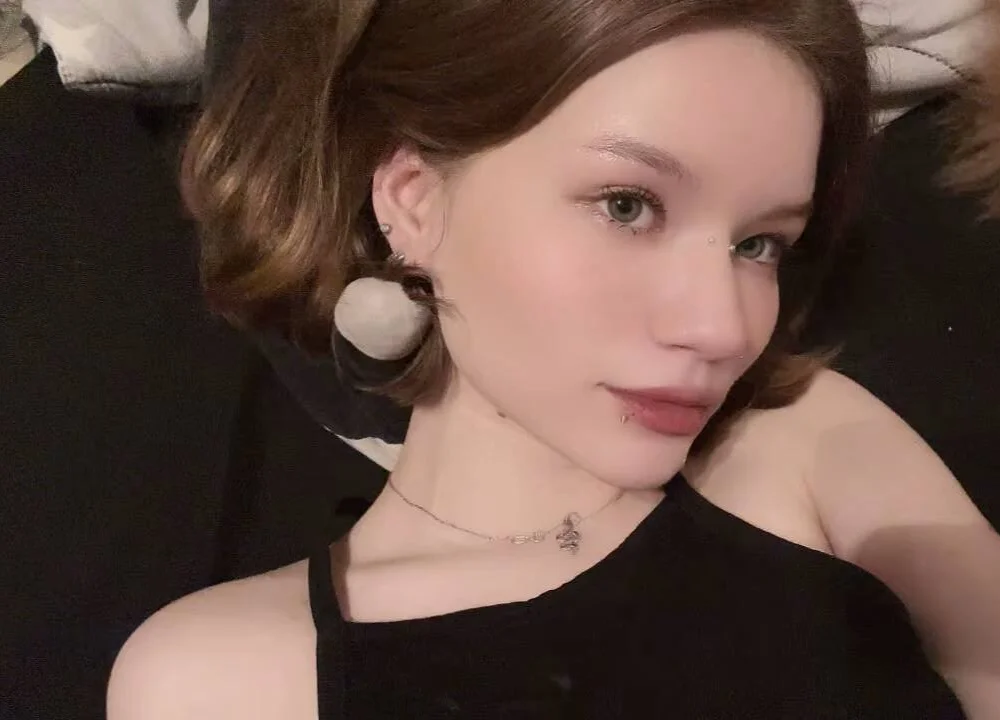 _Scarlett__Queen_'s Offline XXX Chat