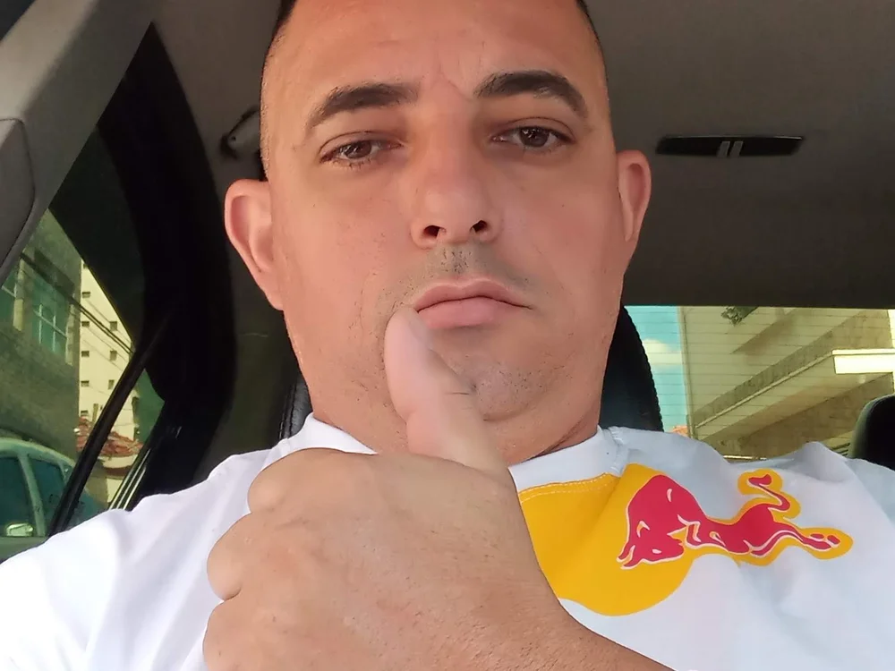 MORENORC79's Offline XXX Chat