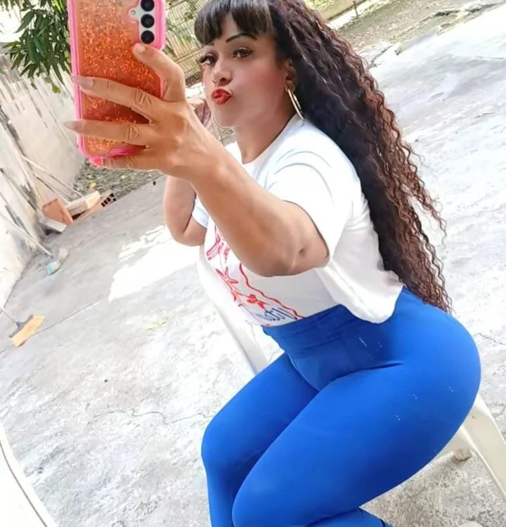 SabrinaColinn Offline XXX chat