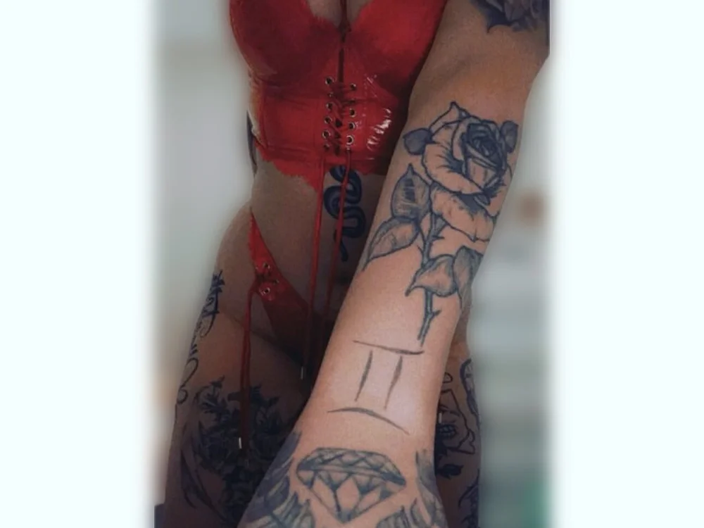 inkedlizzy's Offline Chat Room