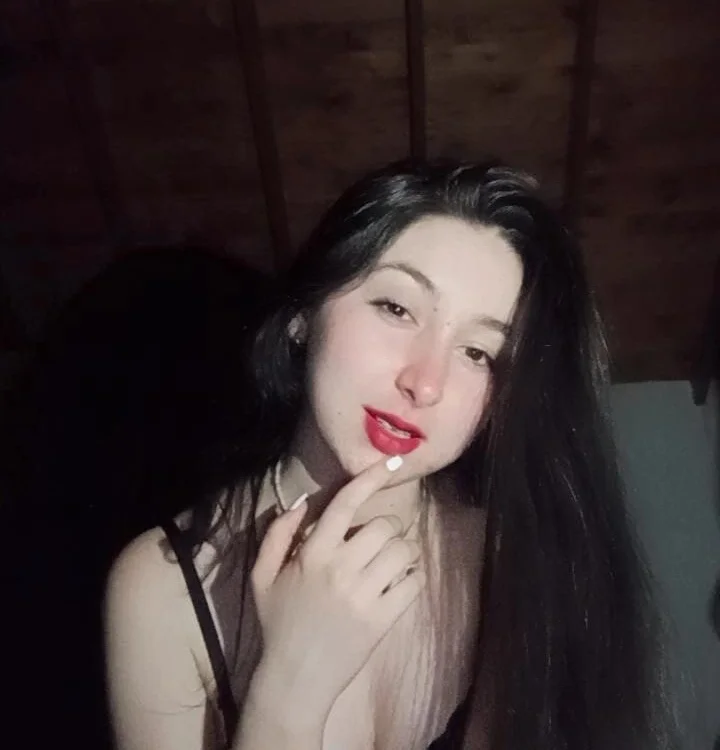 kiara__white offline chatrum