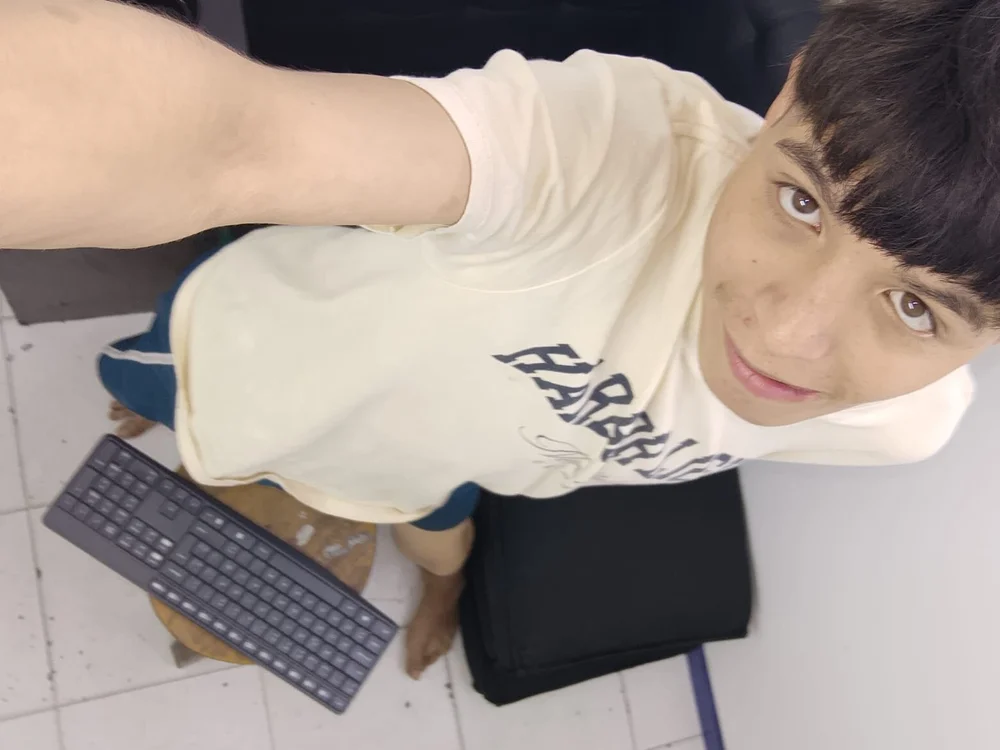 Alex_it0_ Offline XXX-chat