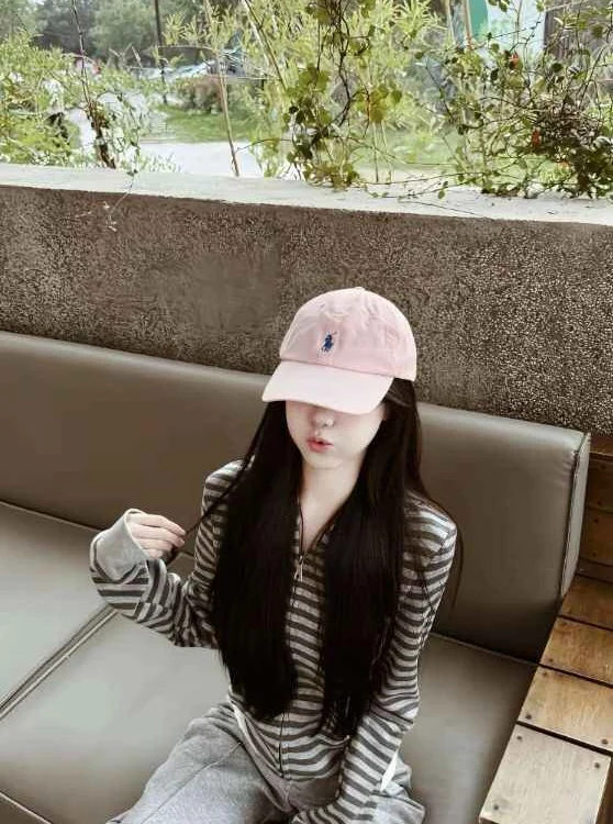 vivian_23's Offline XXX Chat