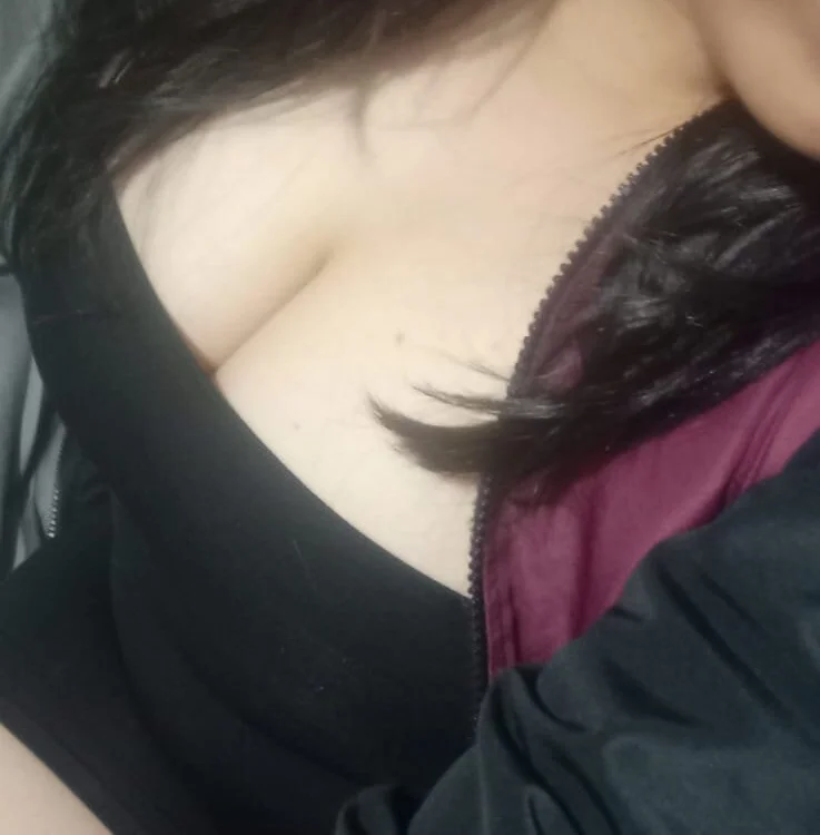 Noha_Horny Chat XXX offline