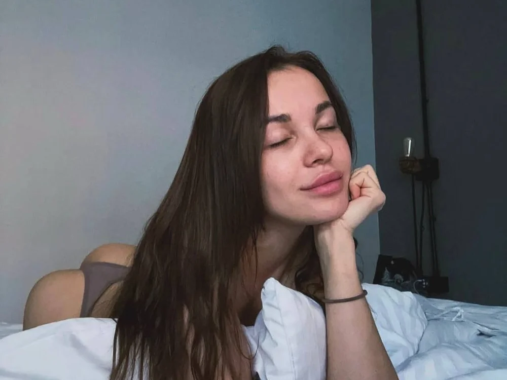 skylarjewelss' Offline XXX Chat