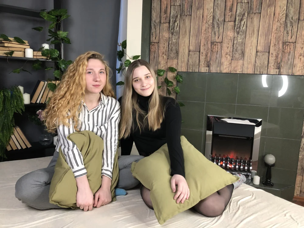 JaniceKaren's Offline Chat Room