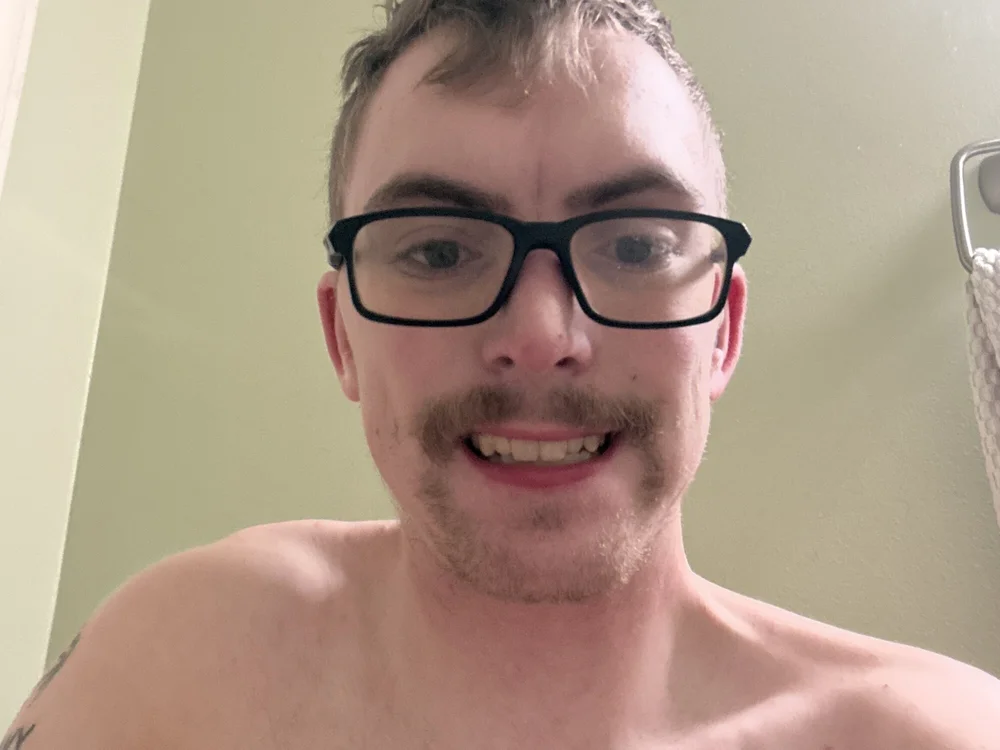 Ianpowers245's Offline Chat Room