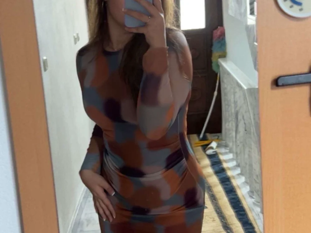 FemiNoir Adlı Modelin Çevrimdışı Sohbet Odası