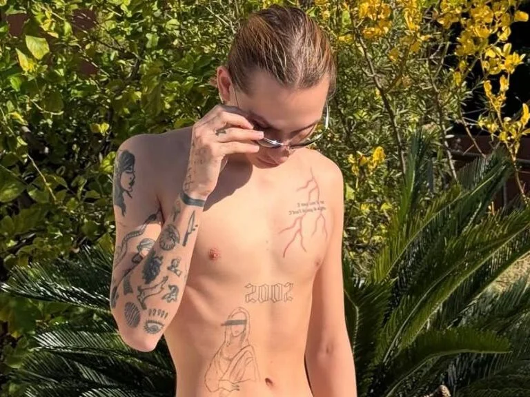 katrinewestx: συνομιλία ΧΧΧ εκτός σύνδεσης