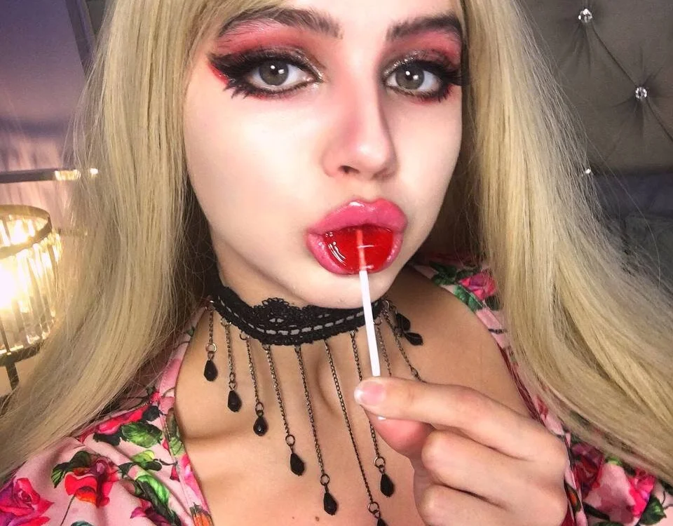 goddess21ester's Offline Chat Room