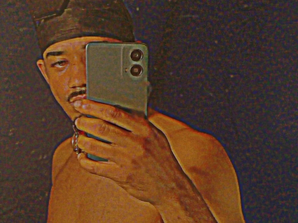 Playboytr3y's Offline XXX Chat