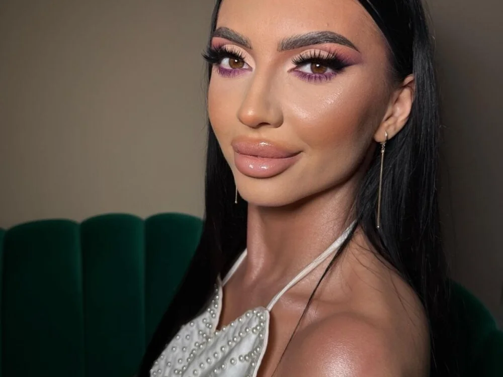 KaylaLuxx_ Chat XXX offline