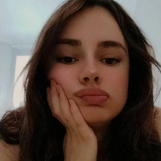 Juliana_Bae offline chatrum