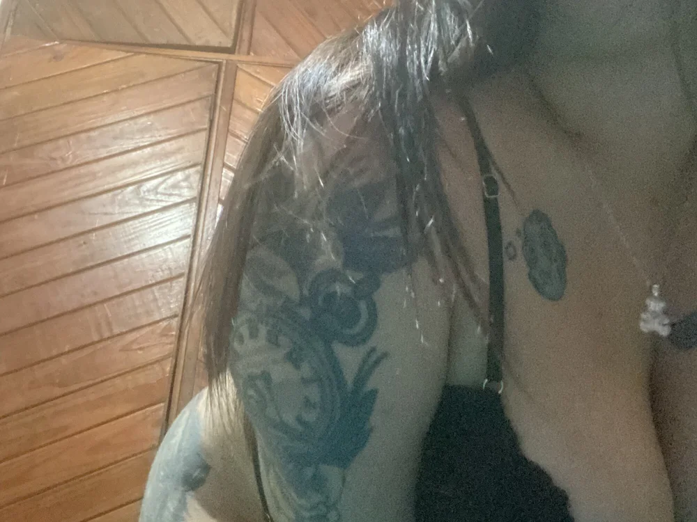 lapochi25n Offline XXX chat