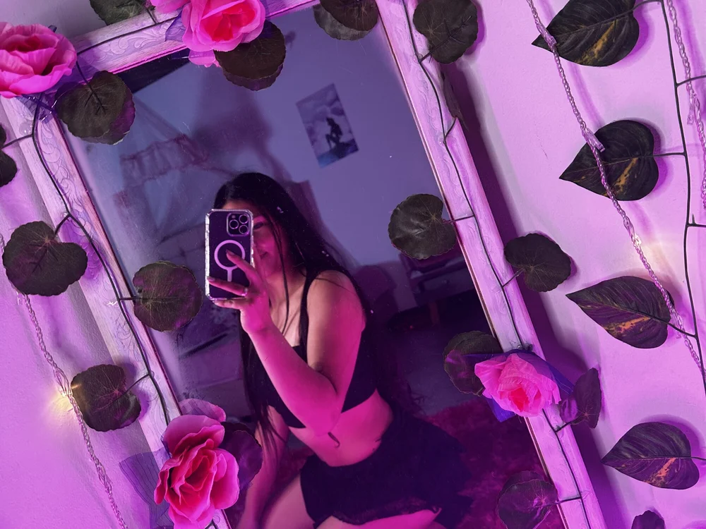 JenniferPinkk_'s Offline Chat Room