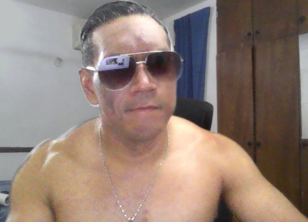 bvllnox Offline XXX-chat