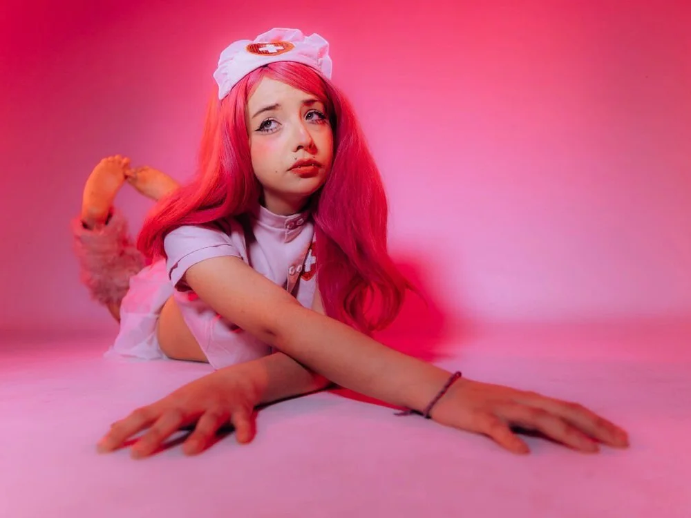 Lilaaa_1's Offline Chat Room