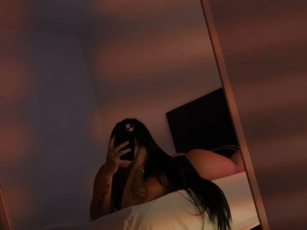 AbbyHott02's Offline Chat Room