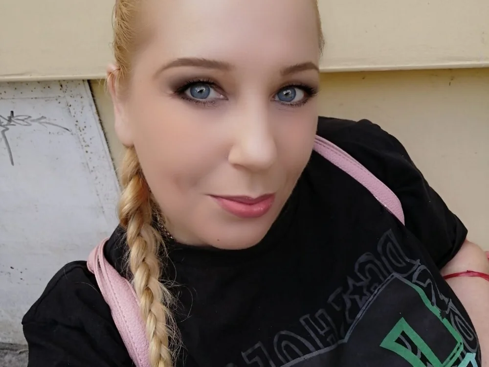 Bilik Sembang Luar Talian Lady_Eleonorra