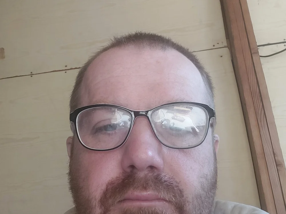 Pat1980_'s Offline Chat Room