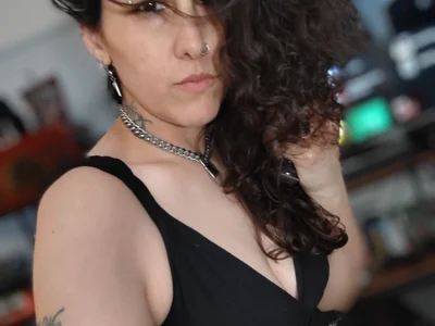Rain_Hendrixxx on StripChat