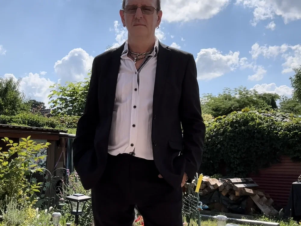 Robbin_Huut offline XXX-chat