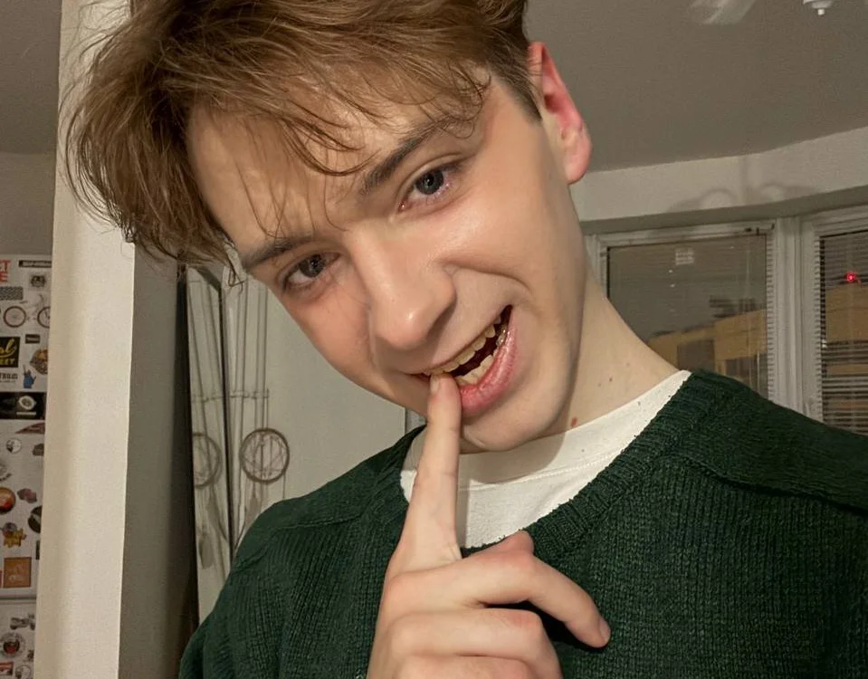 Paul_Holt offline XXX-chat