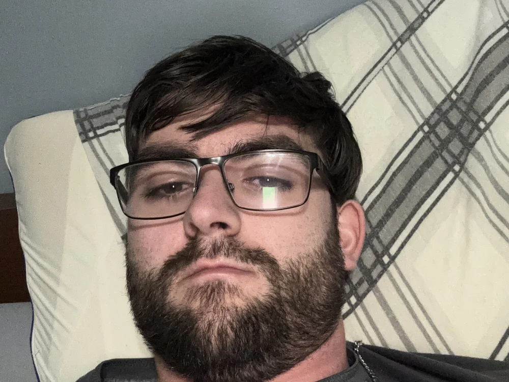 simonedog199's Offline Chat Room