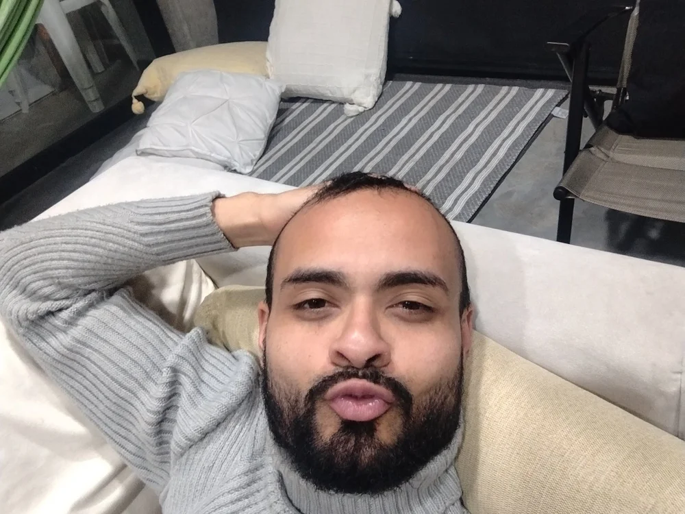 two_hot33's Offline Chat Room