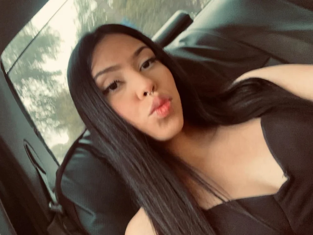 sweet_destructiion's Offline XXX Chat