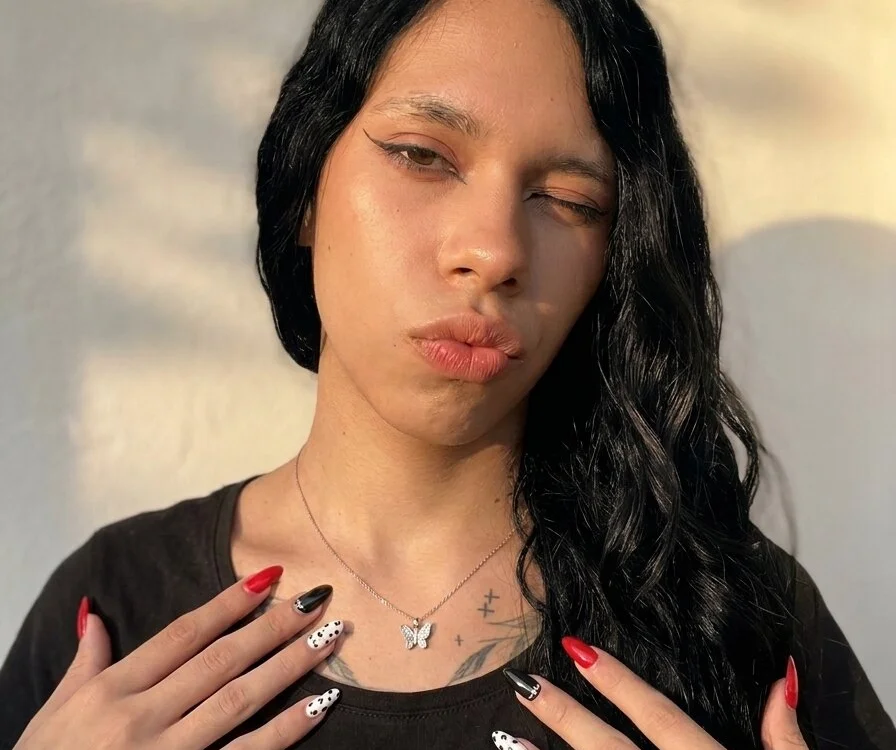 Isadora_hot69 Chat XXX offline