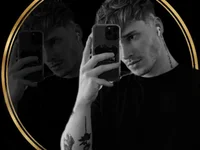 adam222-11's Offline XXX Chat