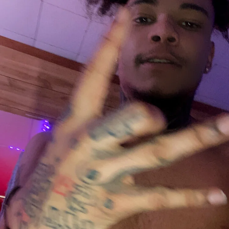 Chatroom XXX hors ligne de Lightskin_longdk