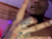 Lightskin_longdk's Offline Chat Room