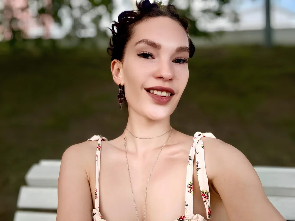 AfraCarleton's Offline Chat Room