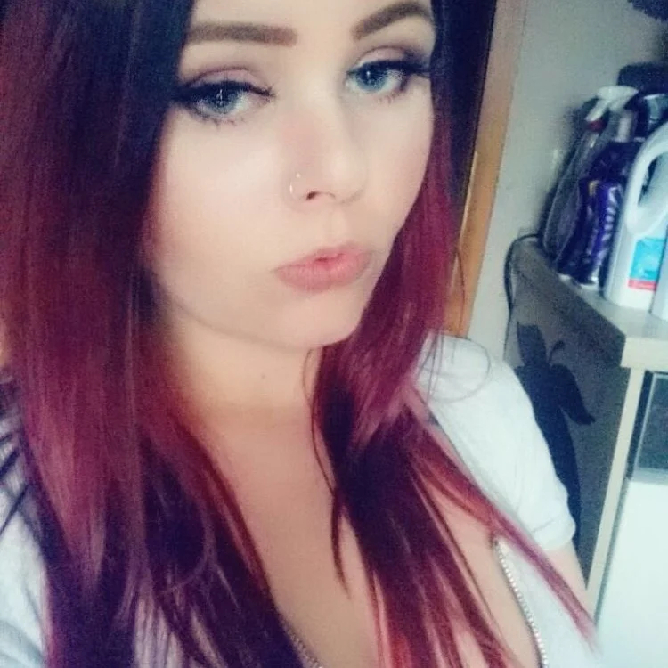 Justina_Hot's Offline XXX Chat