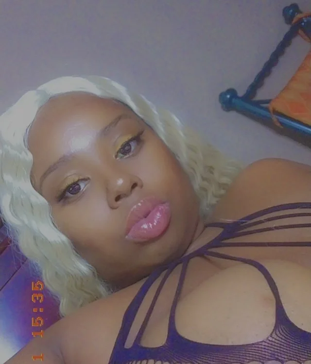 neeforthafee's Offline XXX Chat