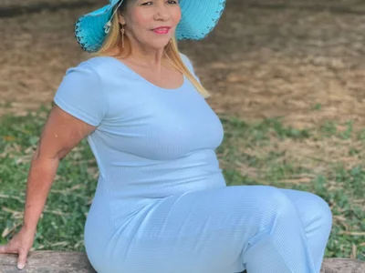 renata_salinas_1 profile